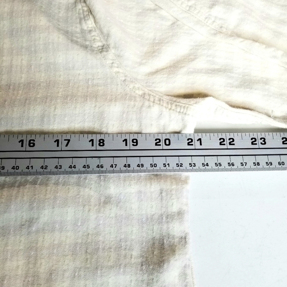 Woolrich Women's Large Biege Long Sleeve Gingham Flannel Button Down Shirt - Picture 7 of 10